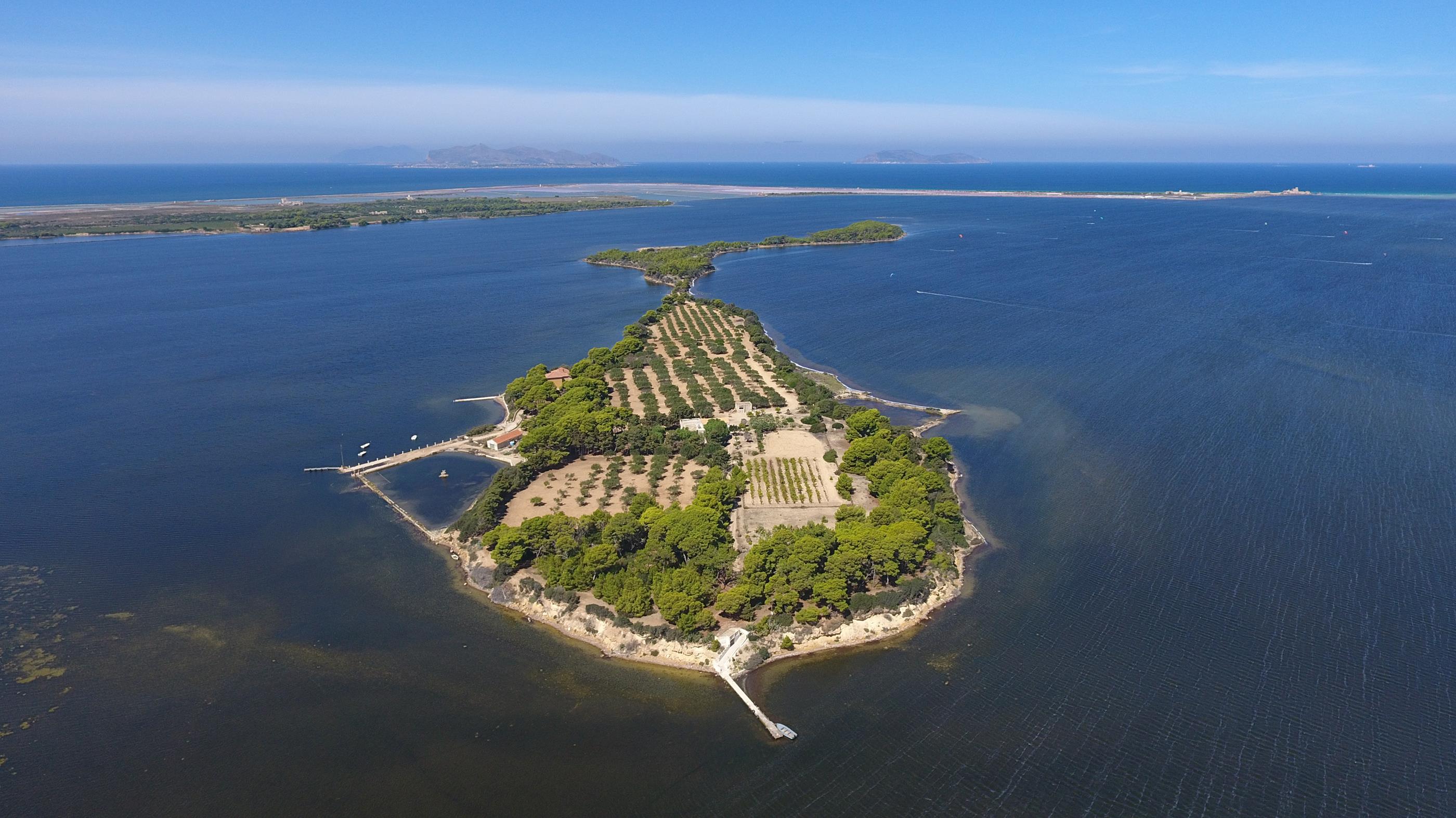 lo Stagnone lagoon Sicily kitesurfing spot