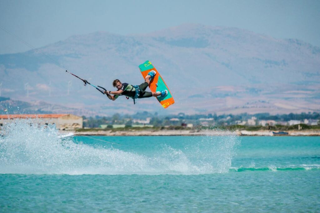 kitesurfing freestyle sicily