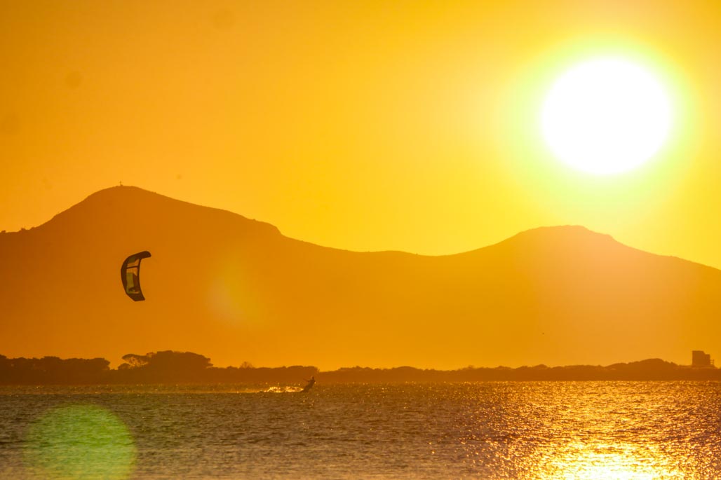 kitesurfing Sicily sunset